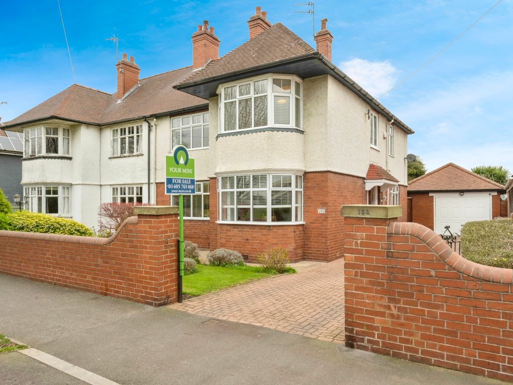 4 bed semidetached house for sale in Centenary Road, Goole, East