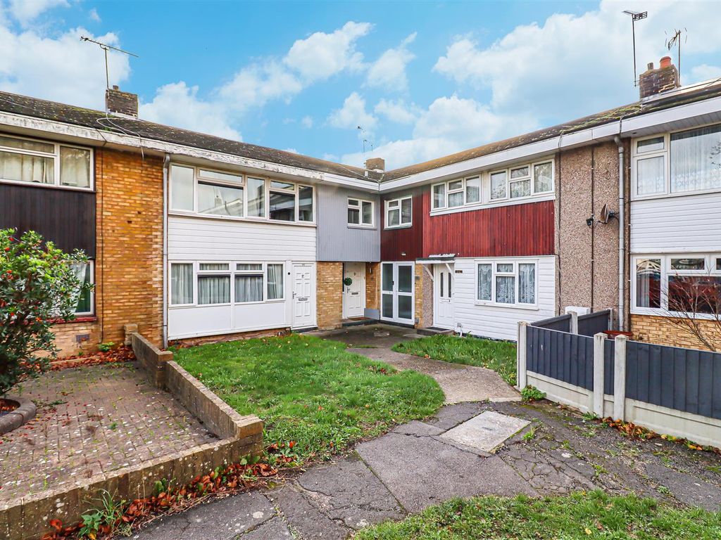 4 bed terraced house for sale in Ballards Walk, Lee Chapel North SS15