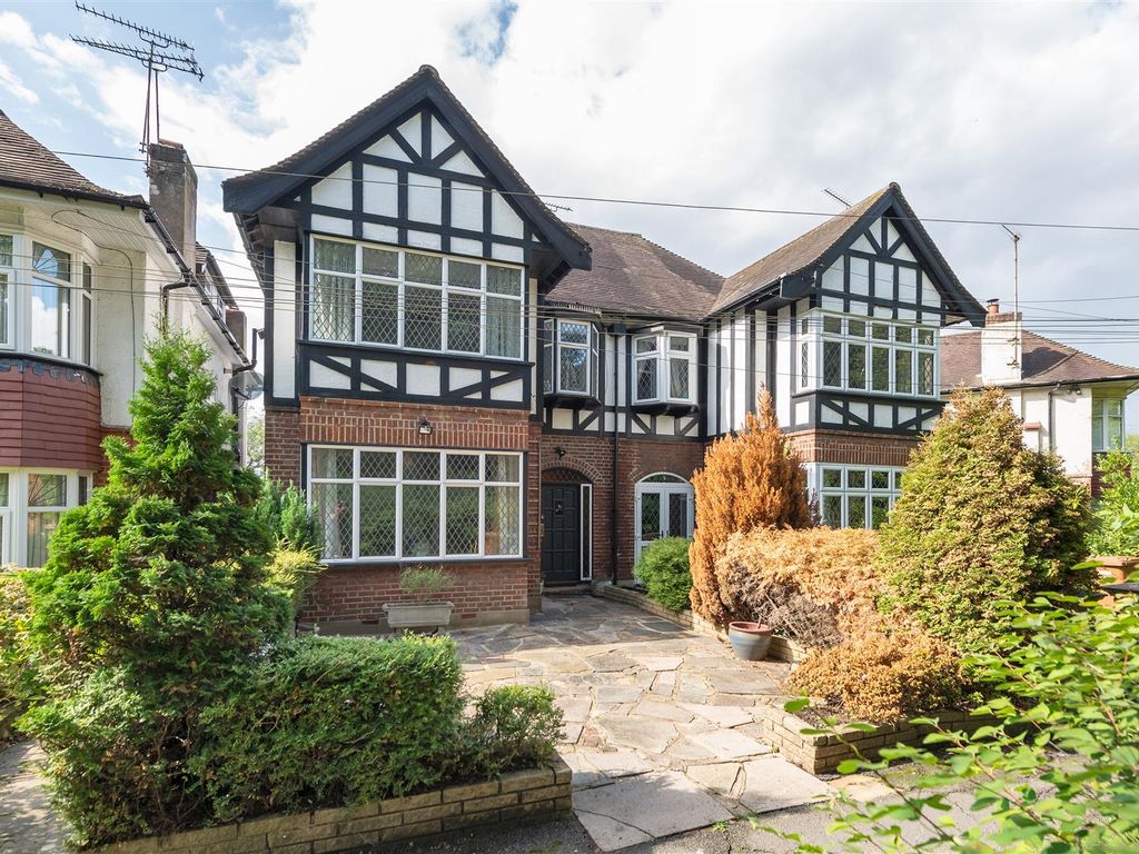 3 bed semidetached house for sale in Mapperley Drive, Woodford Green