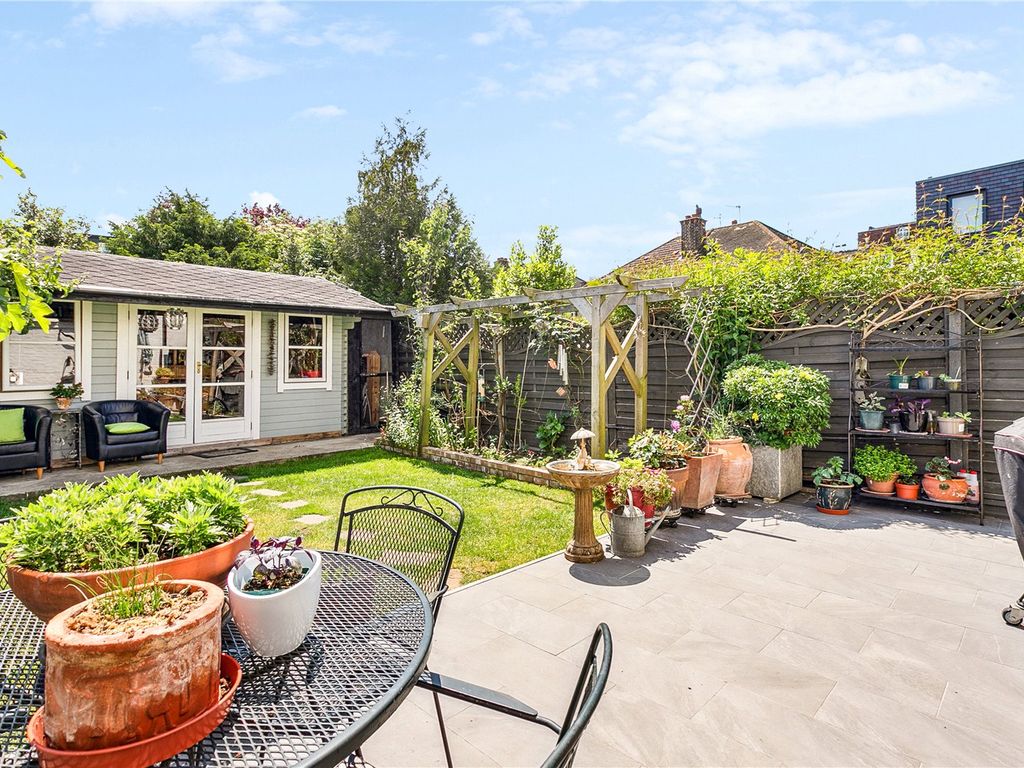 3 bed semidetached house for sale in Canterbury Grove, London SE27
