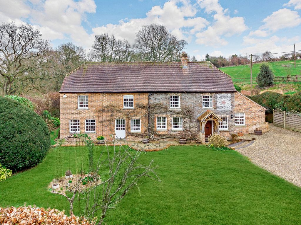 5 bed detached house for sale in Kintbury, Hungerford, Berkshire RG17