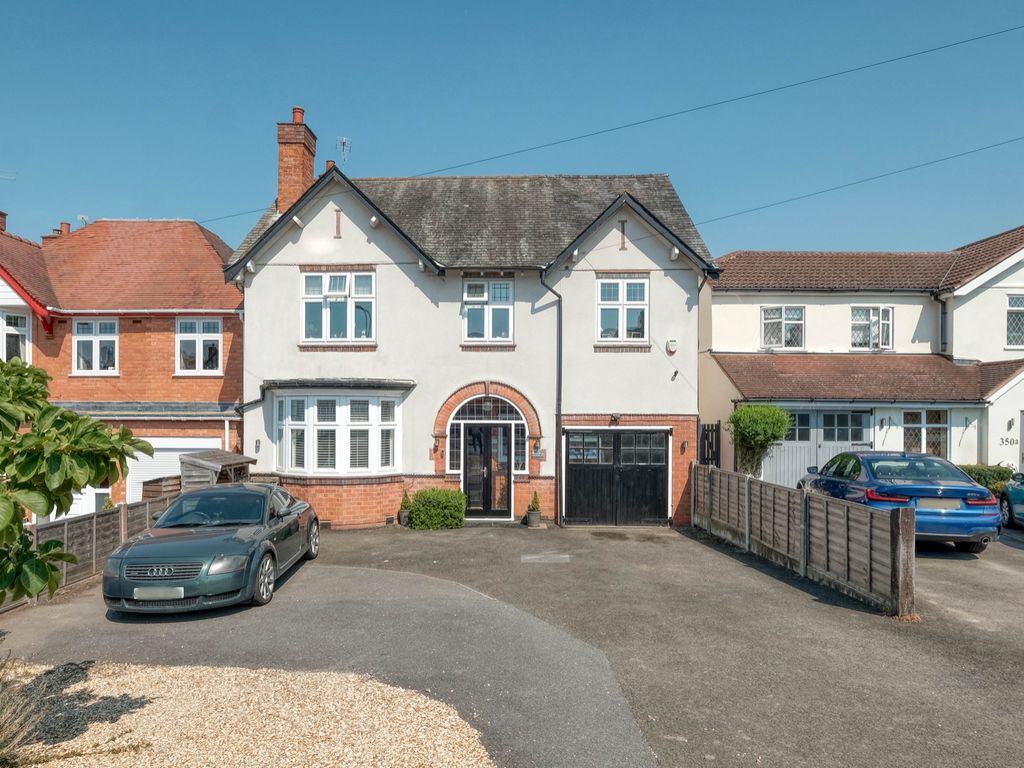 5 bed detached house for sale in Birchfield Road, heath, Redditch