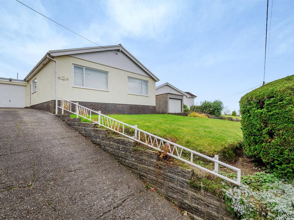 3 bed detached bungalow for sale in Pengors Road, Llangyfelach, Swansea