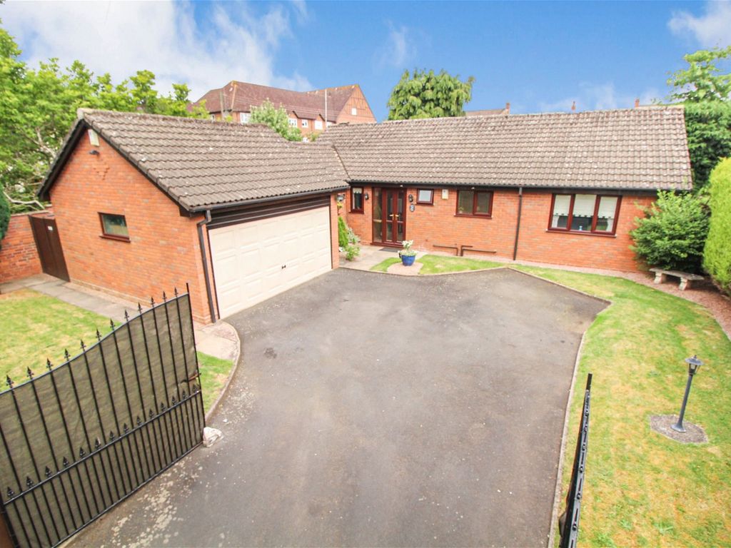 3 bed bungalow for sale in Fairfield Lane, Wolverley, Kidderminster