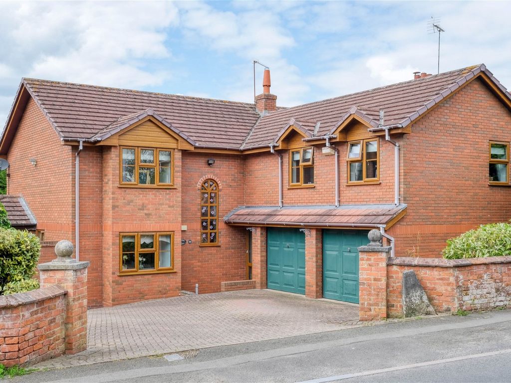 5 bed detached house for sale in Church Road, Astwood Bank, Redditch