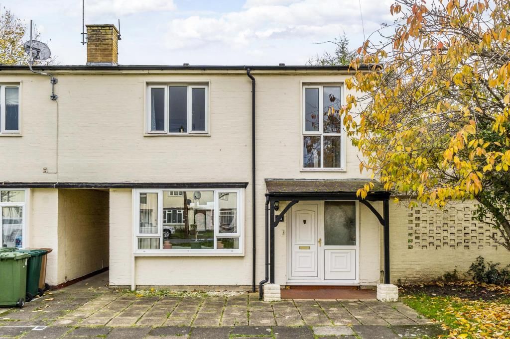 3 bed end terrace house for sale in SunburyOnThames, Surrey TW16, £