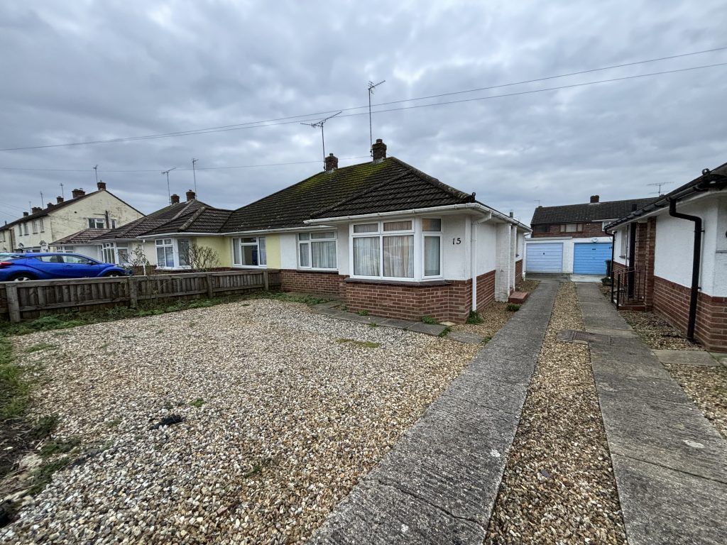 2 bed semidetached bungalow for sale in Kenmore Drive, Yeovil