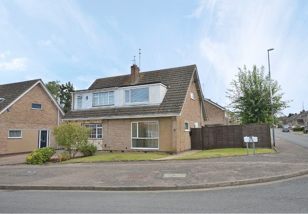 3 bed semidetached house for sale in Prestbury Road, Duston