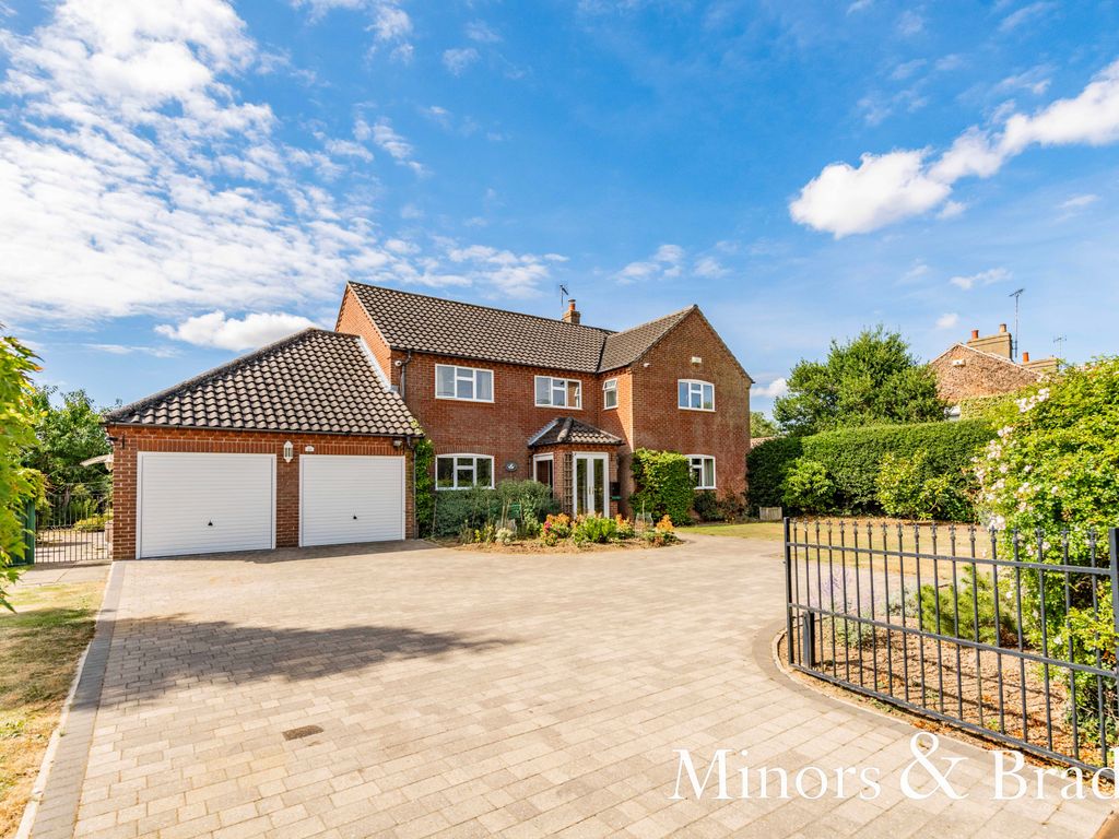 4 bed detached house for sale in Damgate Lane, Acle, Norwich NR13 Zoopla