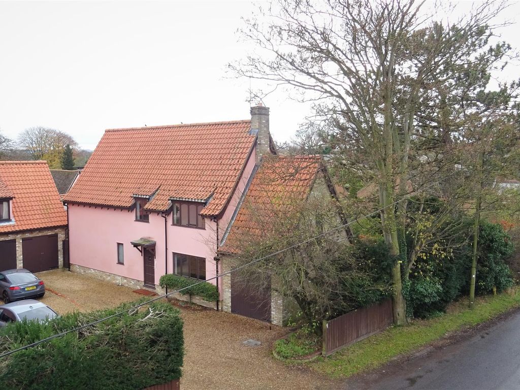 4 bed detached house for sale in School Lane, Fulbourn, Cambridge CB21