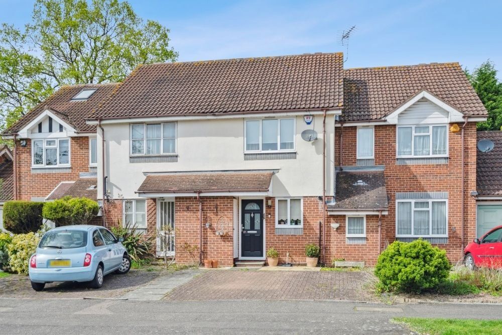2 bed terraced house for sale in Chamberlain Way, Pinner HA5, £499,950