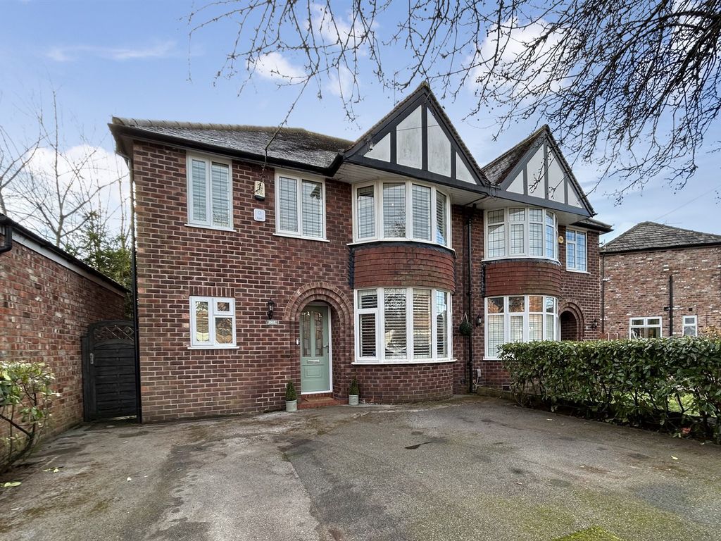4 bed semidetached house for sale in Windsor Avenue, Wilmslow SK9, £