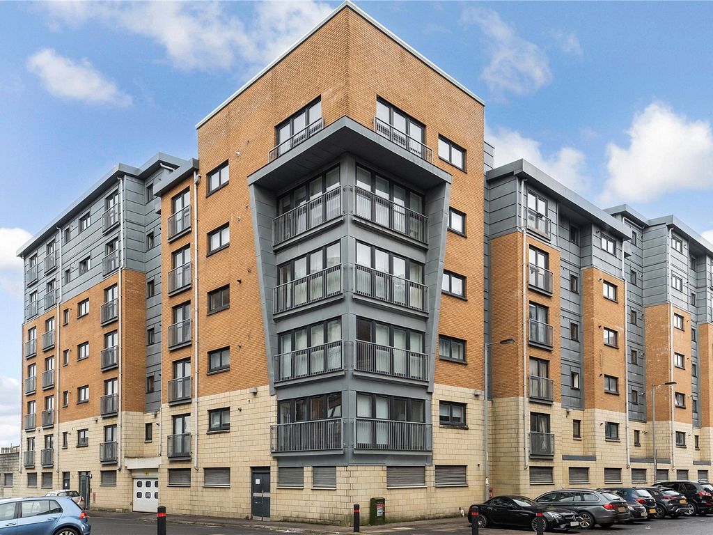 1 bed flat for sale in Barrland Court, Pollokshields, Glasgow G41, £