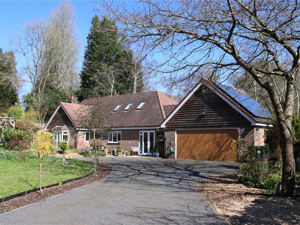 4 bed detached house for sale in Lampool Corner, Maresfield, Uckfield