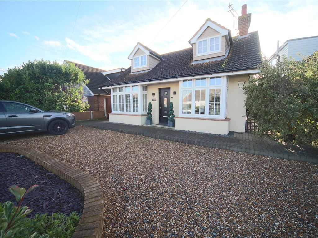 5 bed detached house for sale in Central Avenue, StanfordLeHope