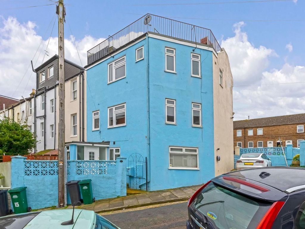 2 bed property for sale in Cromwell Street, Brighton BN2, £500,000 Zoopla