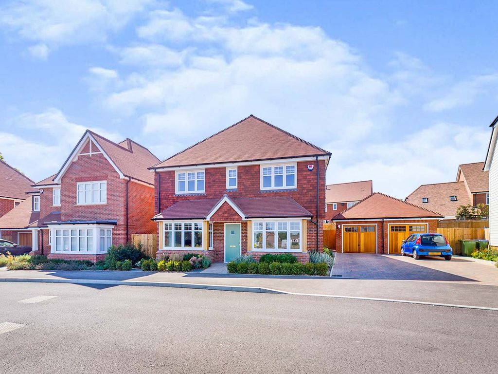5 bed detached house for sale in Kensett Avenue, Southwater, Horsham