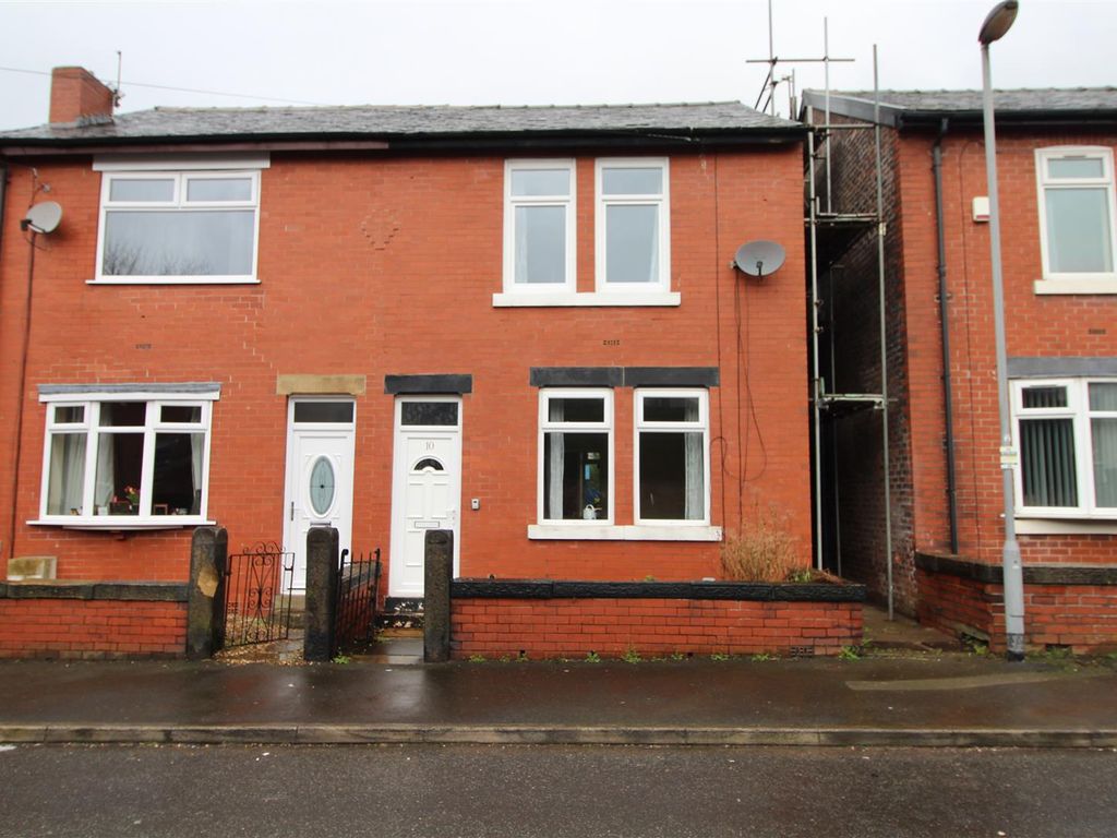 3 bed semidetached house to rent in Kenyon Lane, Prestwich M25, £1,050