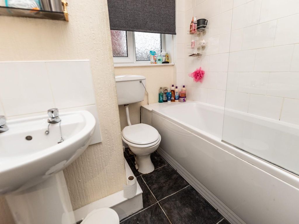 3 bed semidetached house for sale in Toll Bar Road, Castleford WF10, £