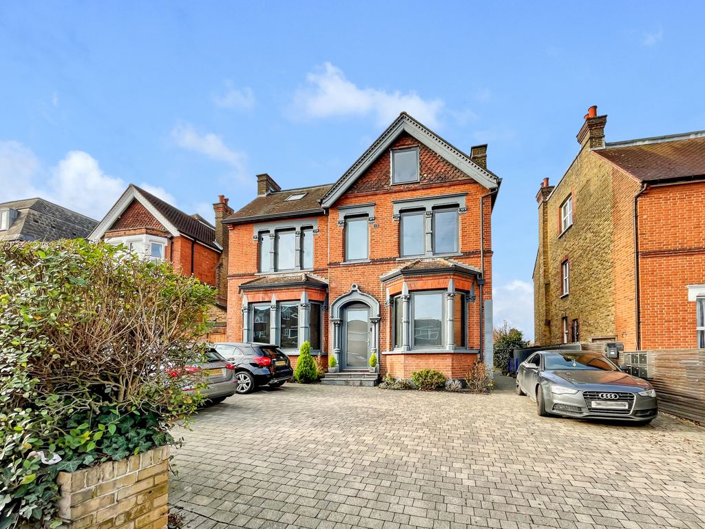 2 bed flat for sale in Station Road, Sidcup, Kent DA15 Zoopla