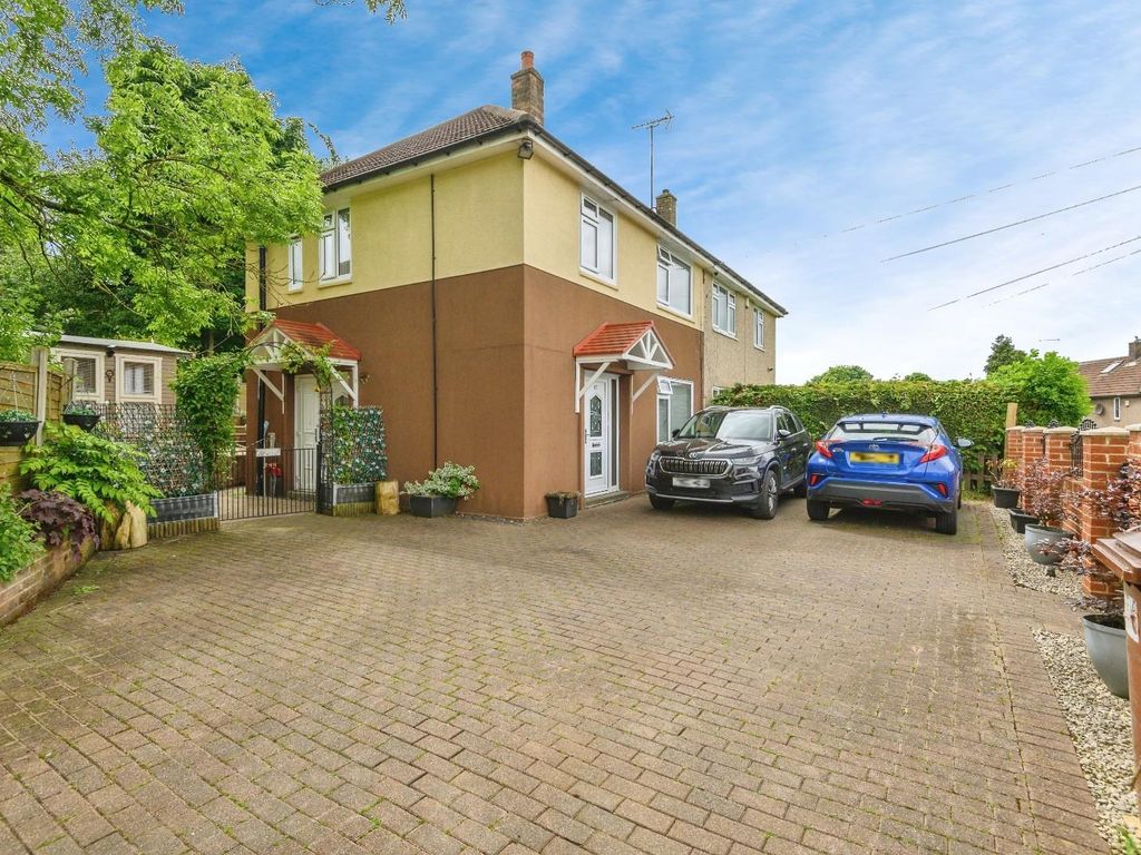 3 bed property for sale in Summerfield Place, Leeds LS13, £225,000 Zoopla