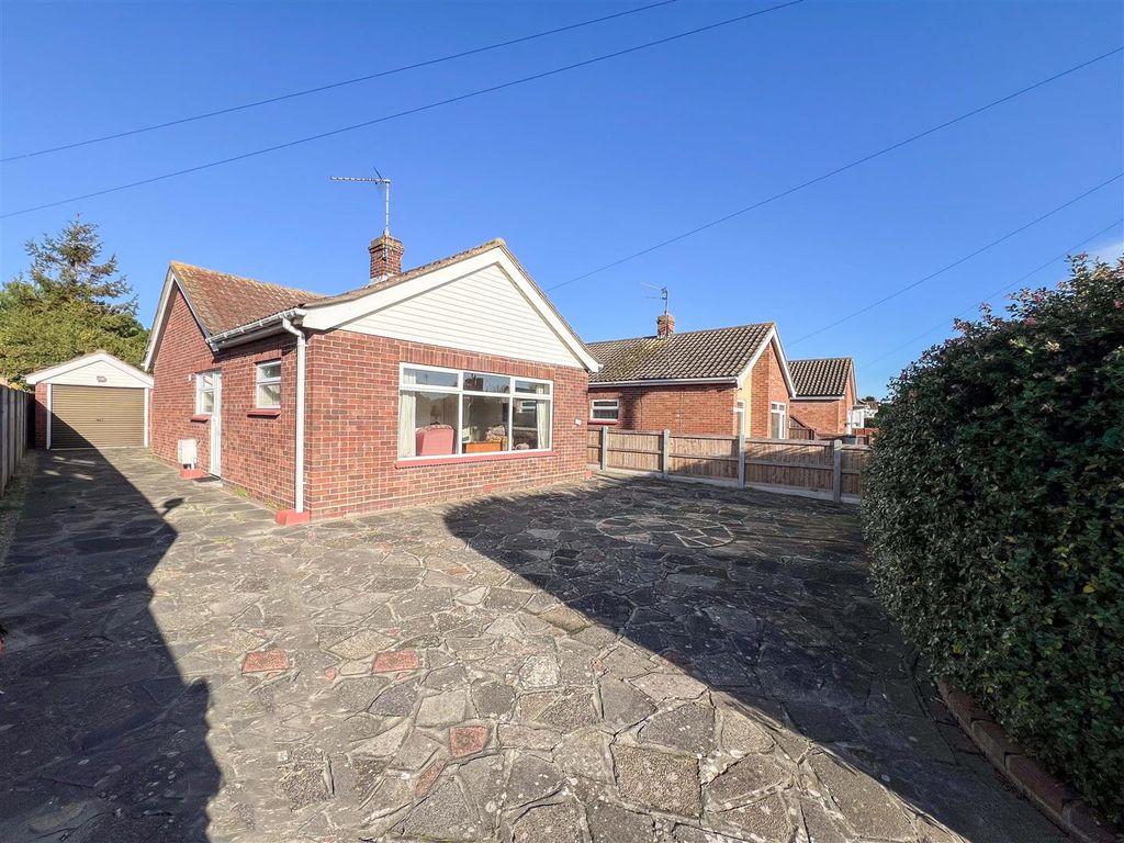 2 bed detached bungalow for sale in St. Johns Road, ClactonOnSea CO16