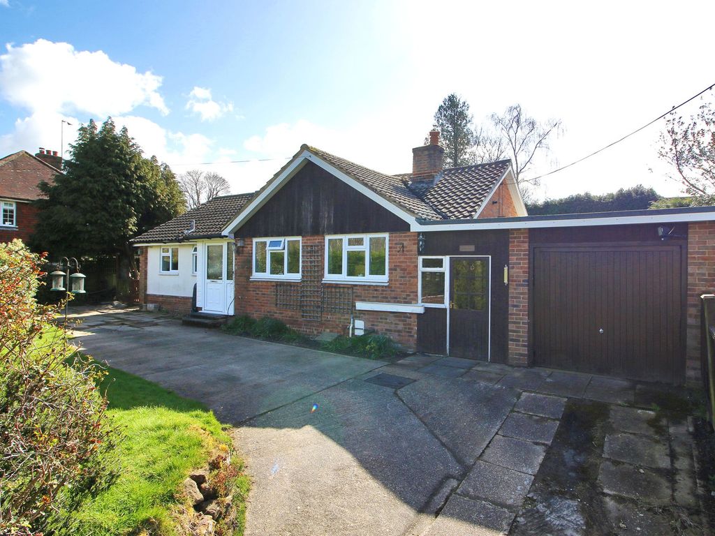 3 bed detached bungalow for sale in Snatts Road, Uckfield TN22 Zoopla