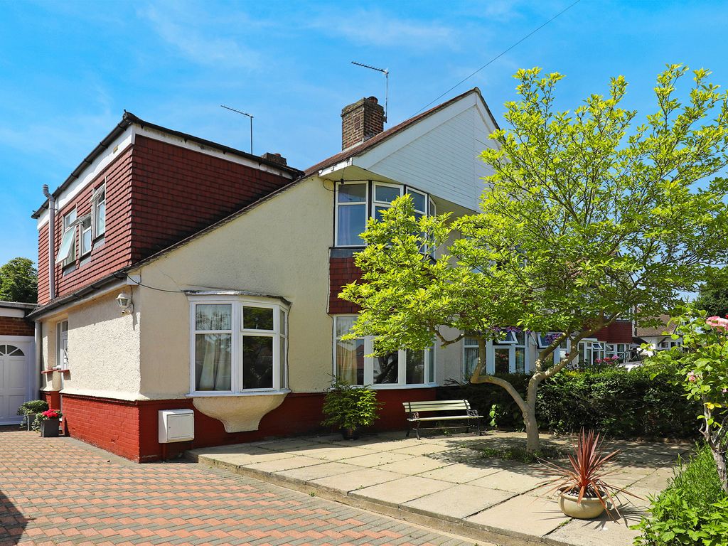 5 bed semidetached house for sale in Barnham Road, Greenford UB6 Zoopla