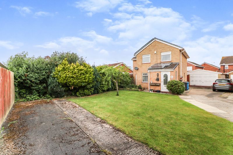 3 bed detached house for sale in The Queensway, Hull HU6 Zoopla