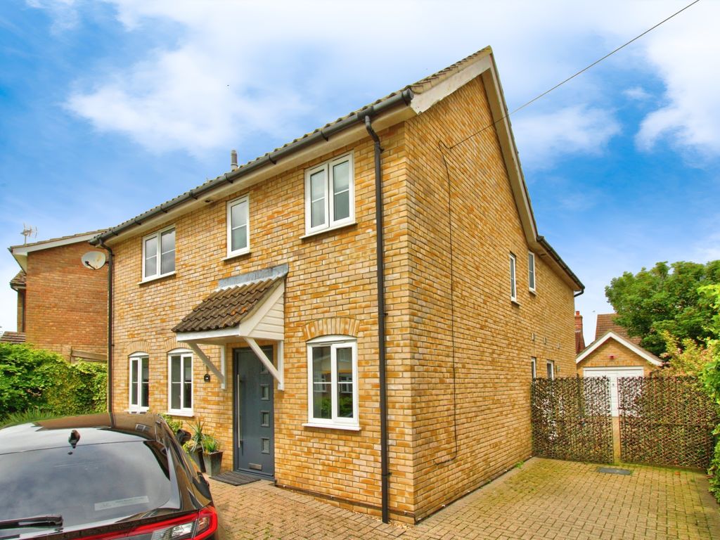4 bed detached house for sale in Meadowlands, Kirton, Ipswich IP10, £