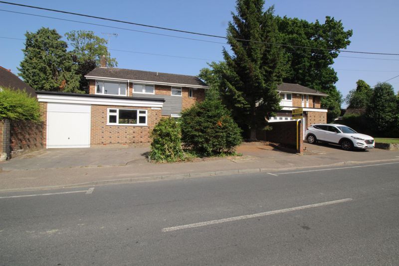 5 bed detached house for sale in Grattons Drive, Crawley RH10 Zoopla