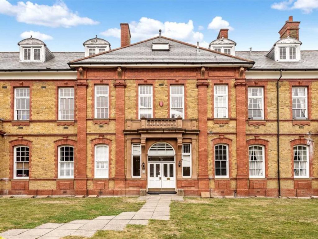 1 bed flat for sale in Penrose House, Newsholme Drive, London N21, £