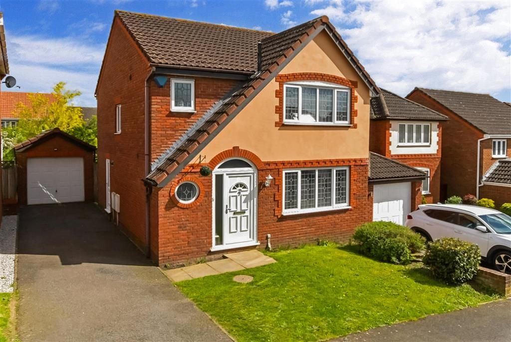 3 bed detached house for sale in Reeves Court, East Malling, West