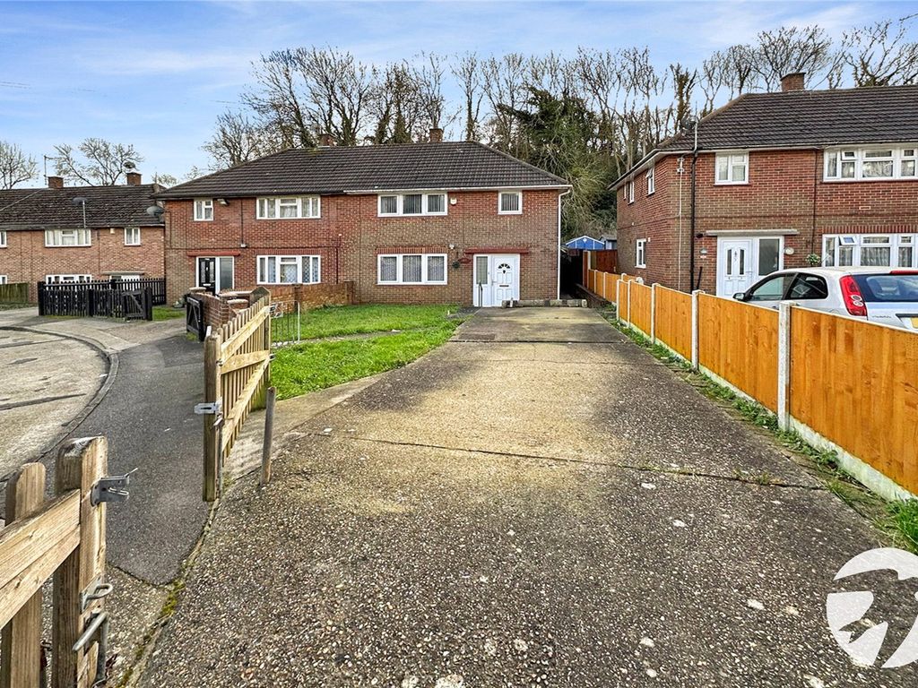 3 bed semidetached house for sale in Sycamore Road, Rochester, Kent