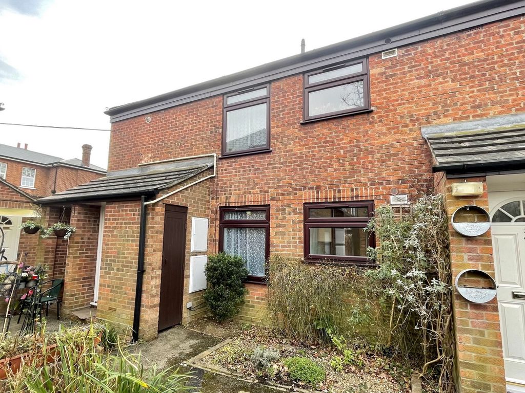 1 bed flat to rent in Dry Bank Road, Tonbridge TN10, £498 pcm Zoopla