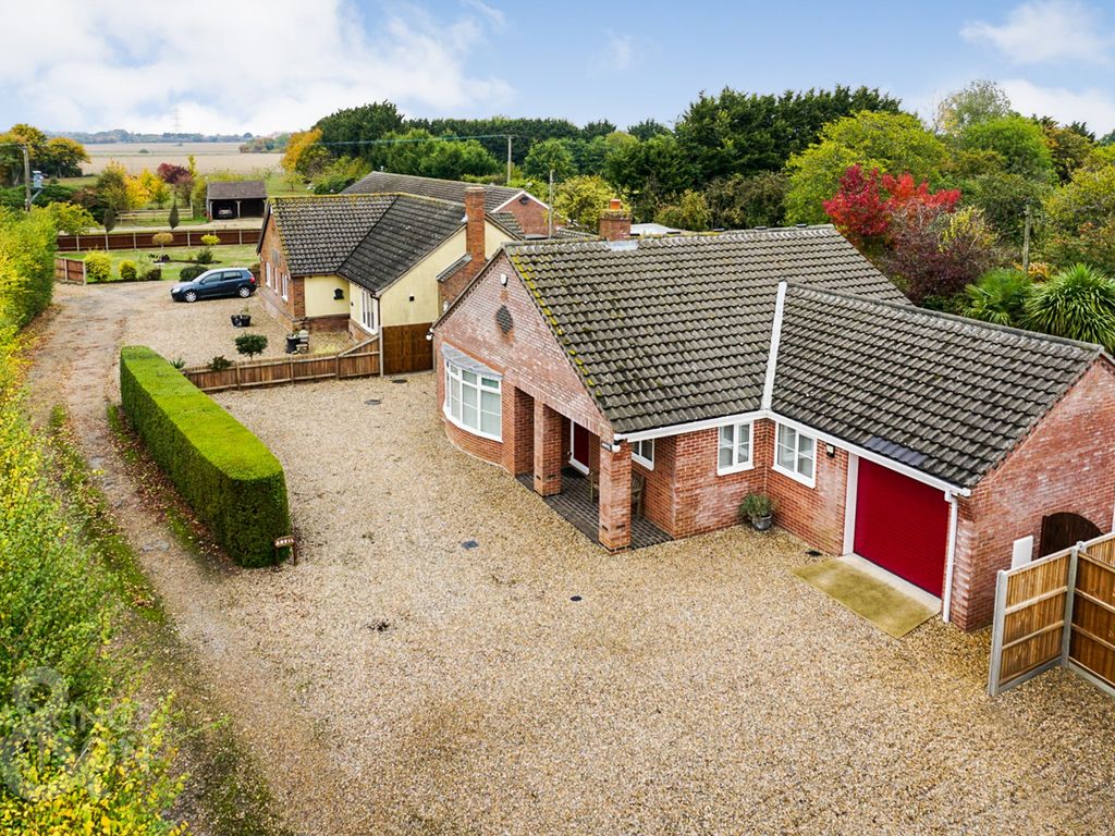 3 bed detached bungalow for sale in Mill Road, Tivetshall St. Margaret