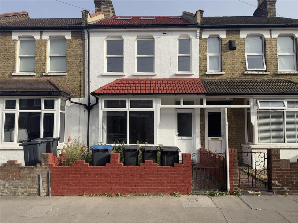 5 bed terraced house for sale in Woodside Road, London SE25, £675,000