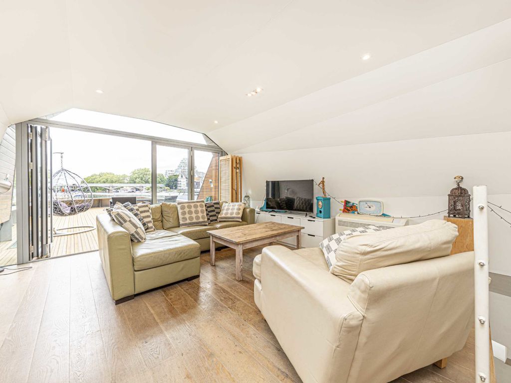 3 bed houseboat for sale in Old Bridge Street, Hampton Wick, Kingston