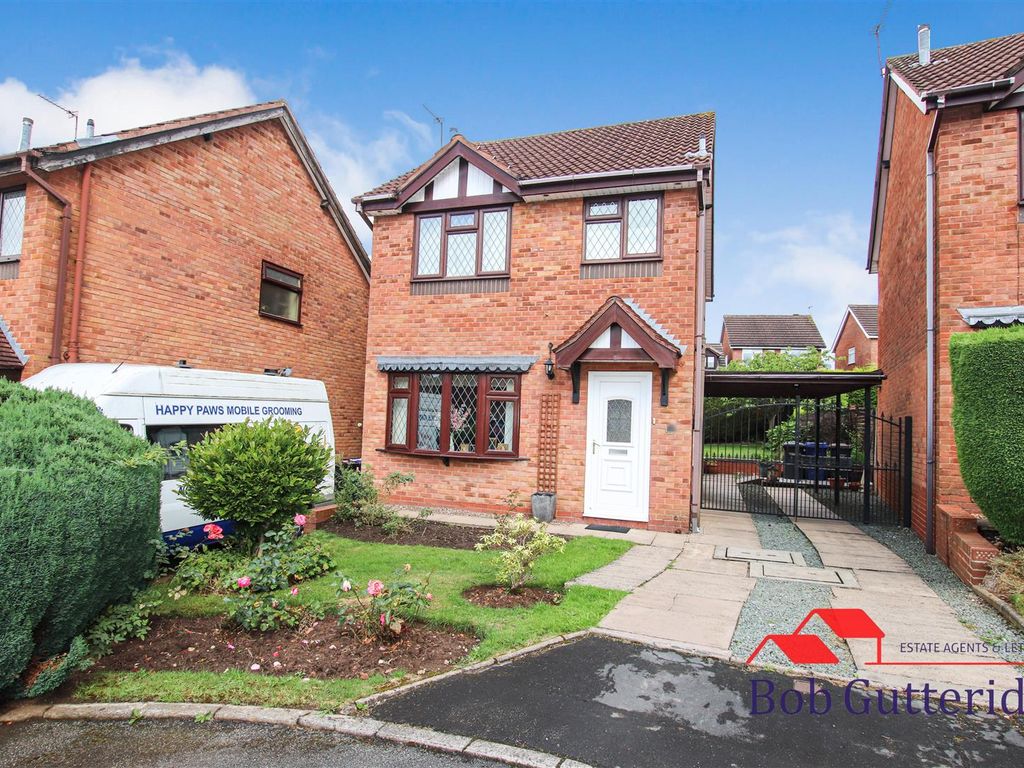 3 bed detached house for sale in Walsingham Gardens, Westbury Park