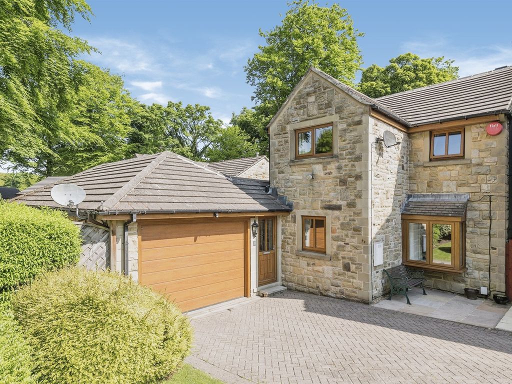 4 bed detached house for sale in Cranmer Gardens, Meltham, Holmfirth