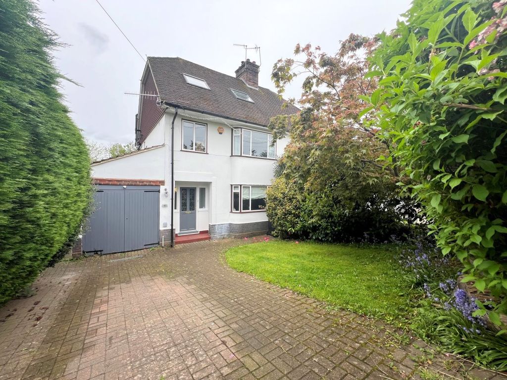 4 bed semidetached house to rent in Newlands Road, Southborough