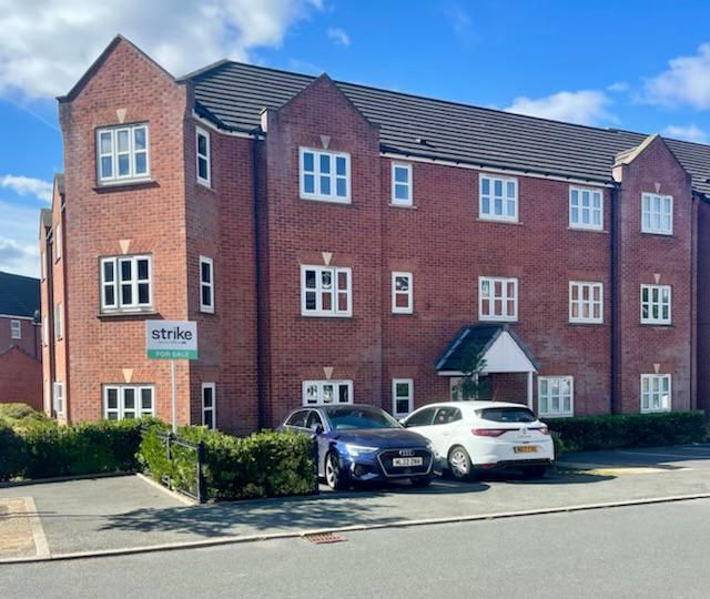2 bed flat for sale in The Fairways, Royton, Oldham OL2 Zoopla