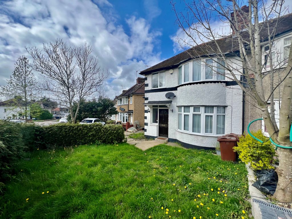 3 bed end terrace house to rent in Dudley Road, South Harrow, Harrow