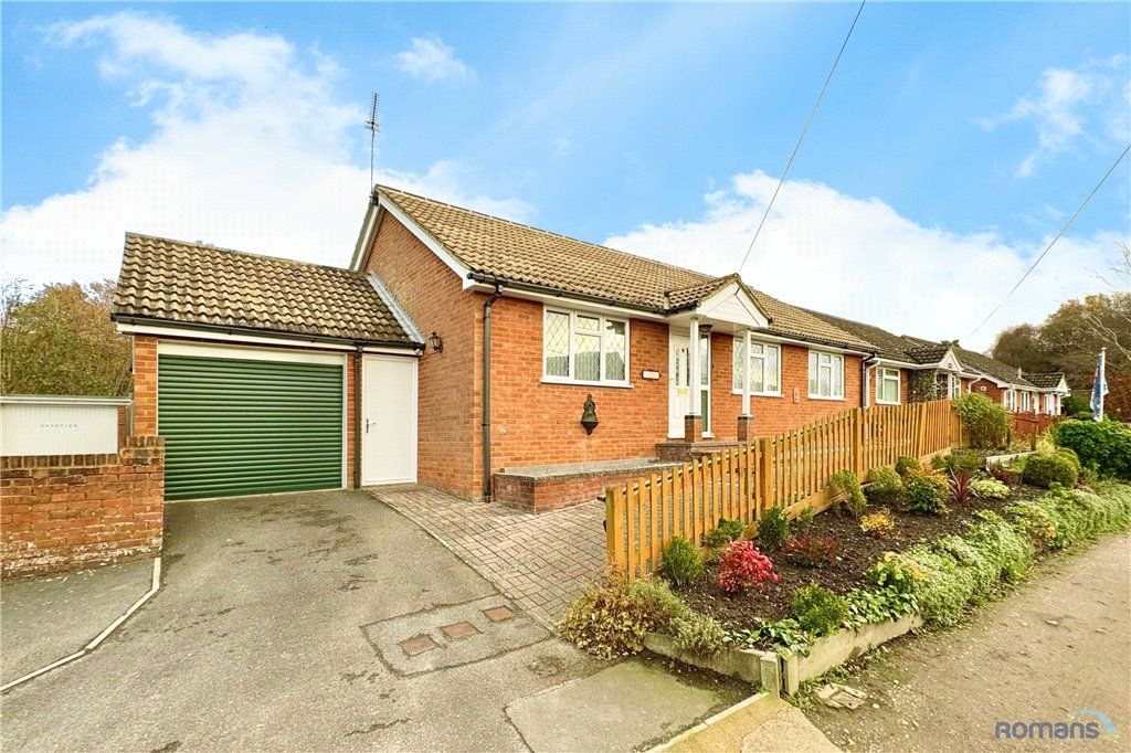 3 bed bungalow for sale in Road, Sandhurst, Berkshire GU47, £