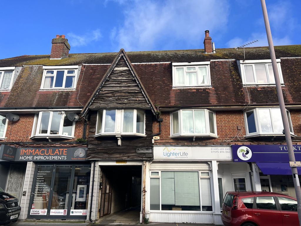 2 bed to rent in Tuckton Road, Southbourne, Bournemouth BH6