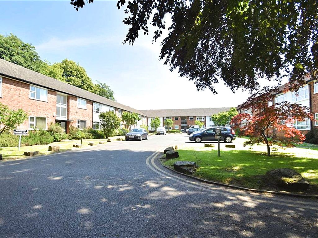 1 bed flat for sale in Linden Lea, Brooklands Road, Sale M33, £150,000