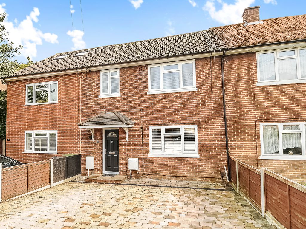 4 bed terraced house for sale in Trumpington Drive, St. Albans AL1, £