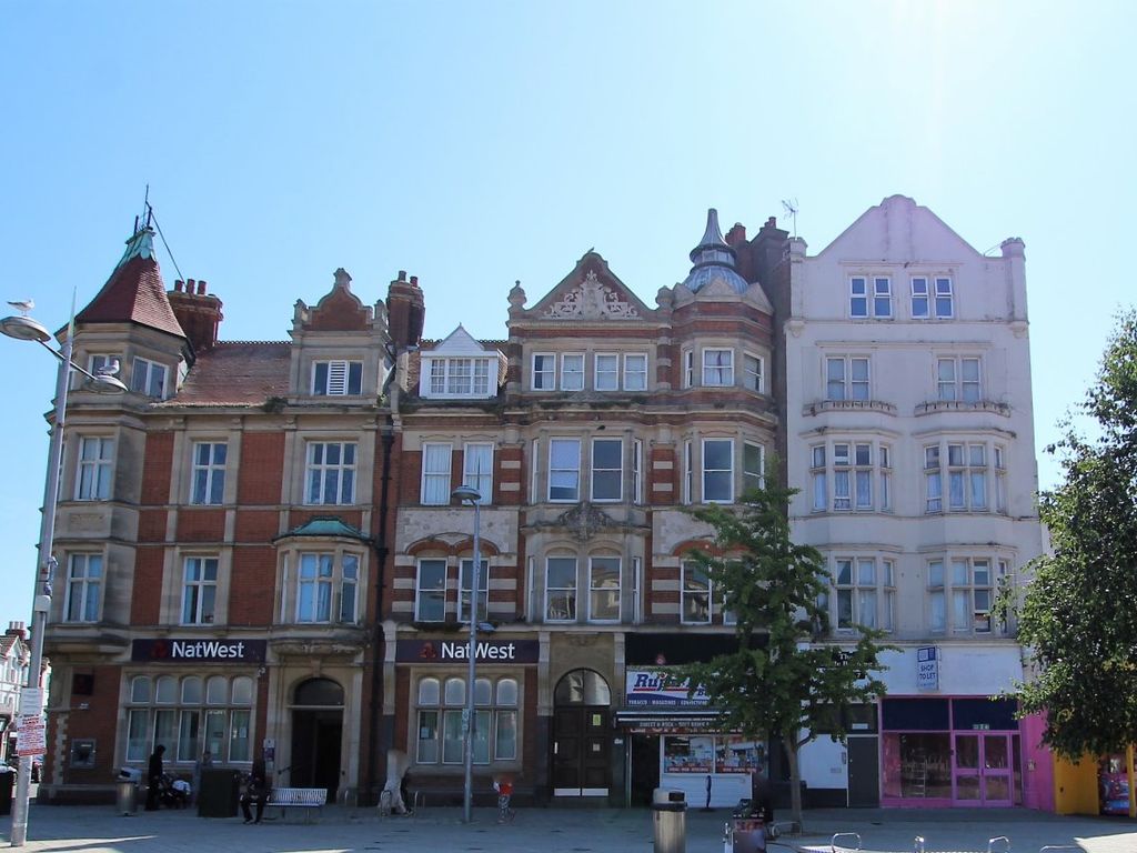 2 bed flat to rent in Station Road, ClactonOnSea CO15 Zoopla