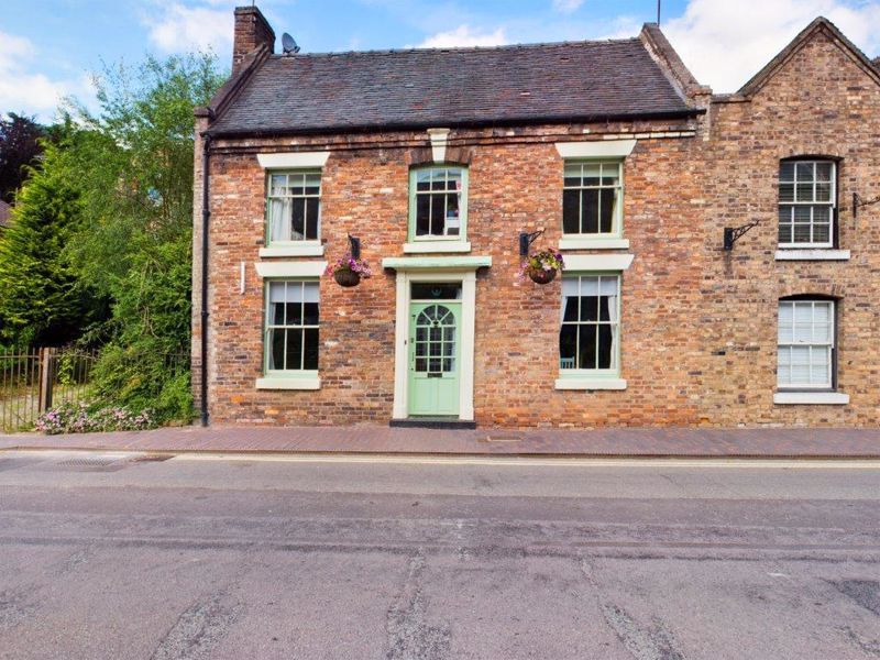 4 bed semidetached house for sale in The Wharfage, Ironbridge, Telford