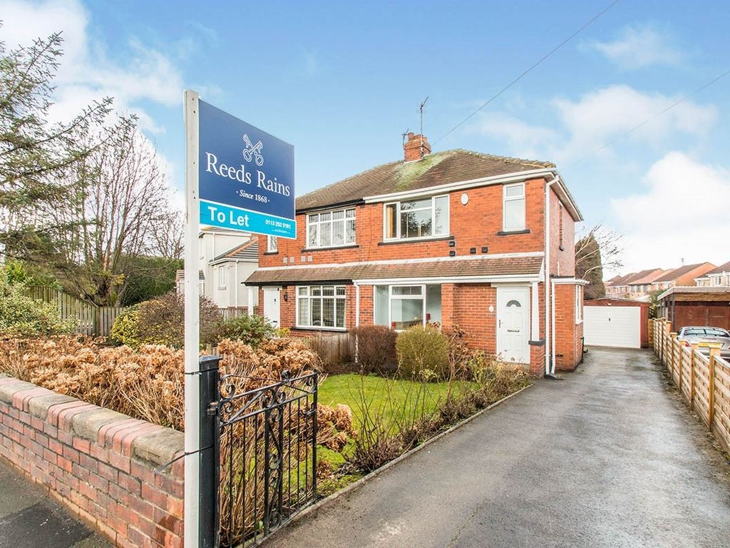 3 bed semidetached house to rent in Rein Road, Tingley, Wakefield
